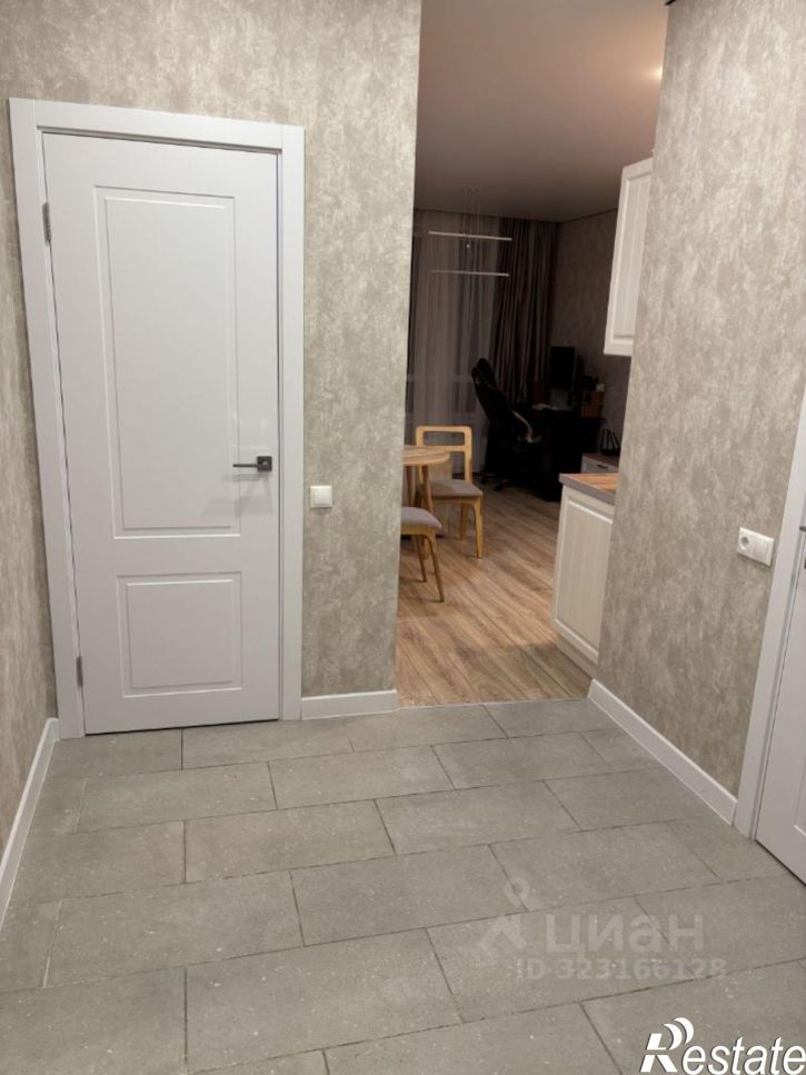 2-комн квартира улица Защитников Отечества, 25,  д. 25