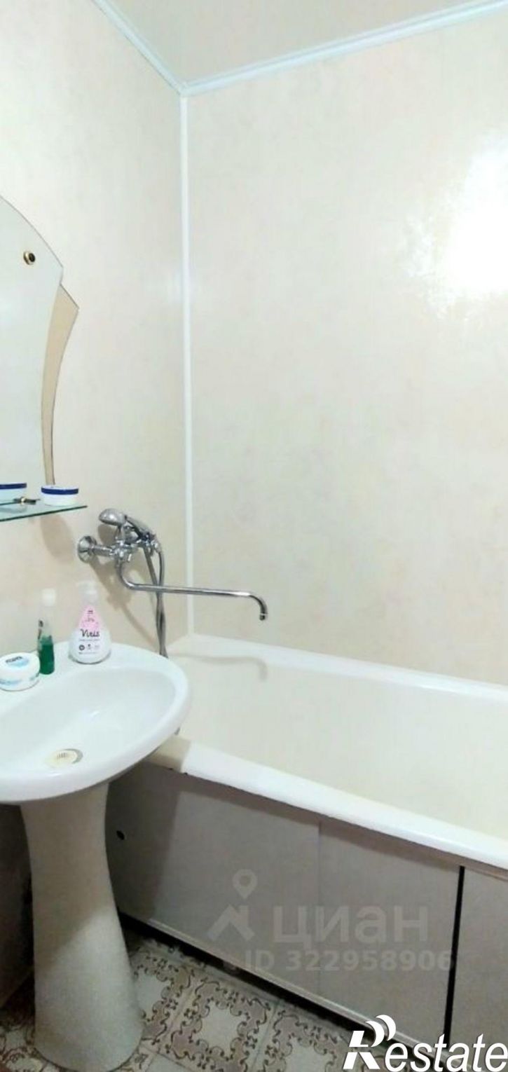 2-комн квартира улица 40-летия Победы, 5