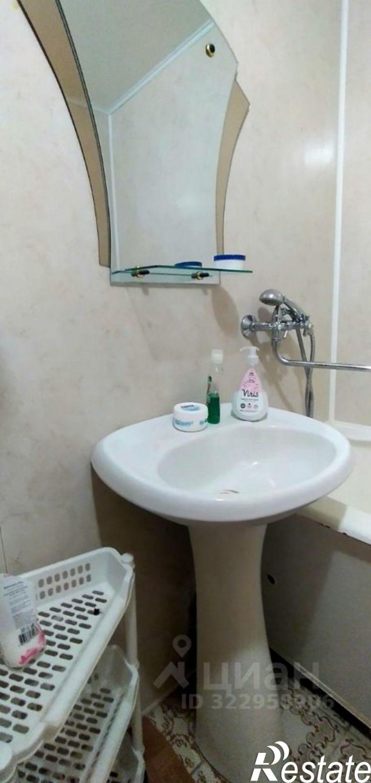 2-комн квартира улица 40-летия Победы, 5