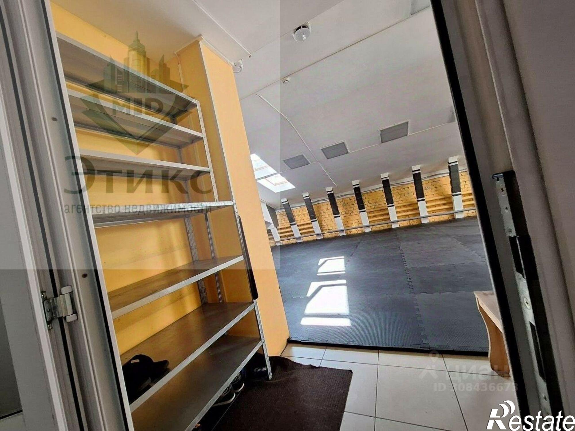 Купить торговое помещение за 90 000 100 рублей на Пензенский бульвар