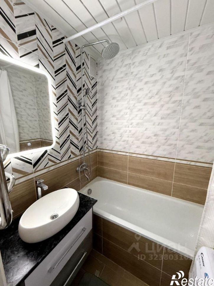 2-комн квартира проспект Созидателей, 8,  д. 8