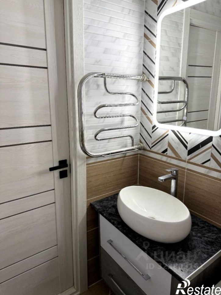 2-комн квартира проспект Созидателей, 8,  д. 8