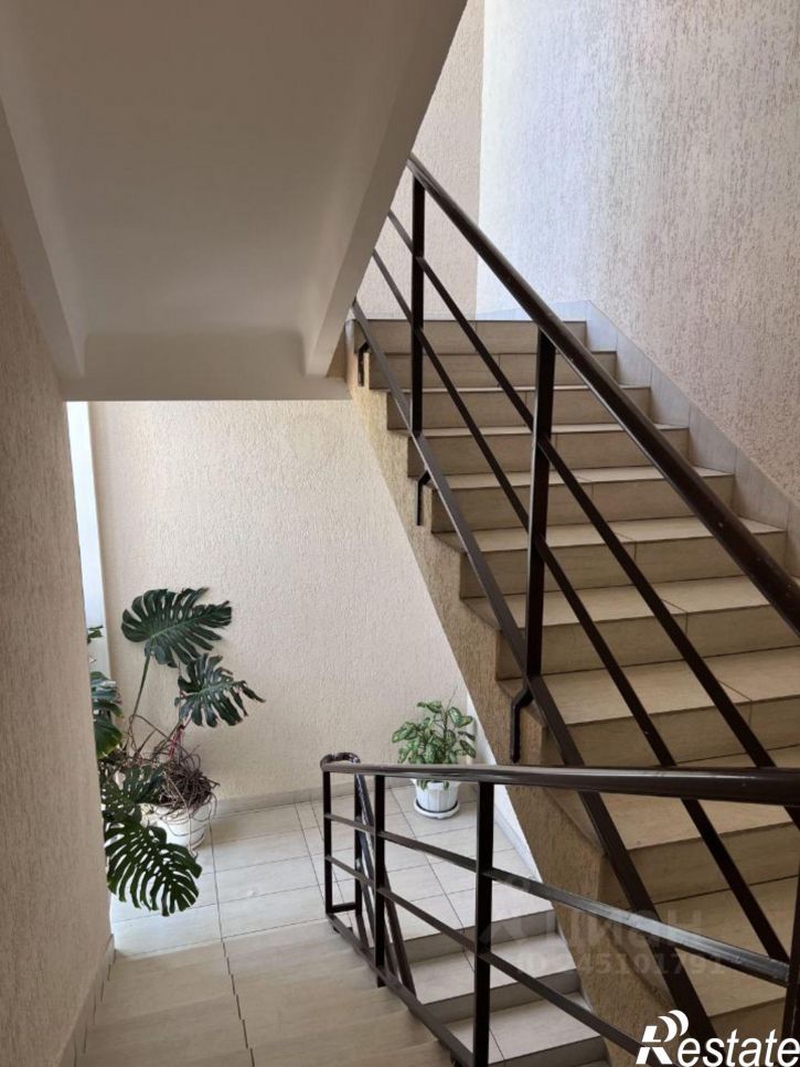 4-комн квартира ул Бебеля, 9,  д. 9