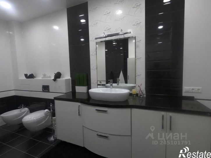 4-комн квартира ул Бебеля, 9,  д. 9