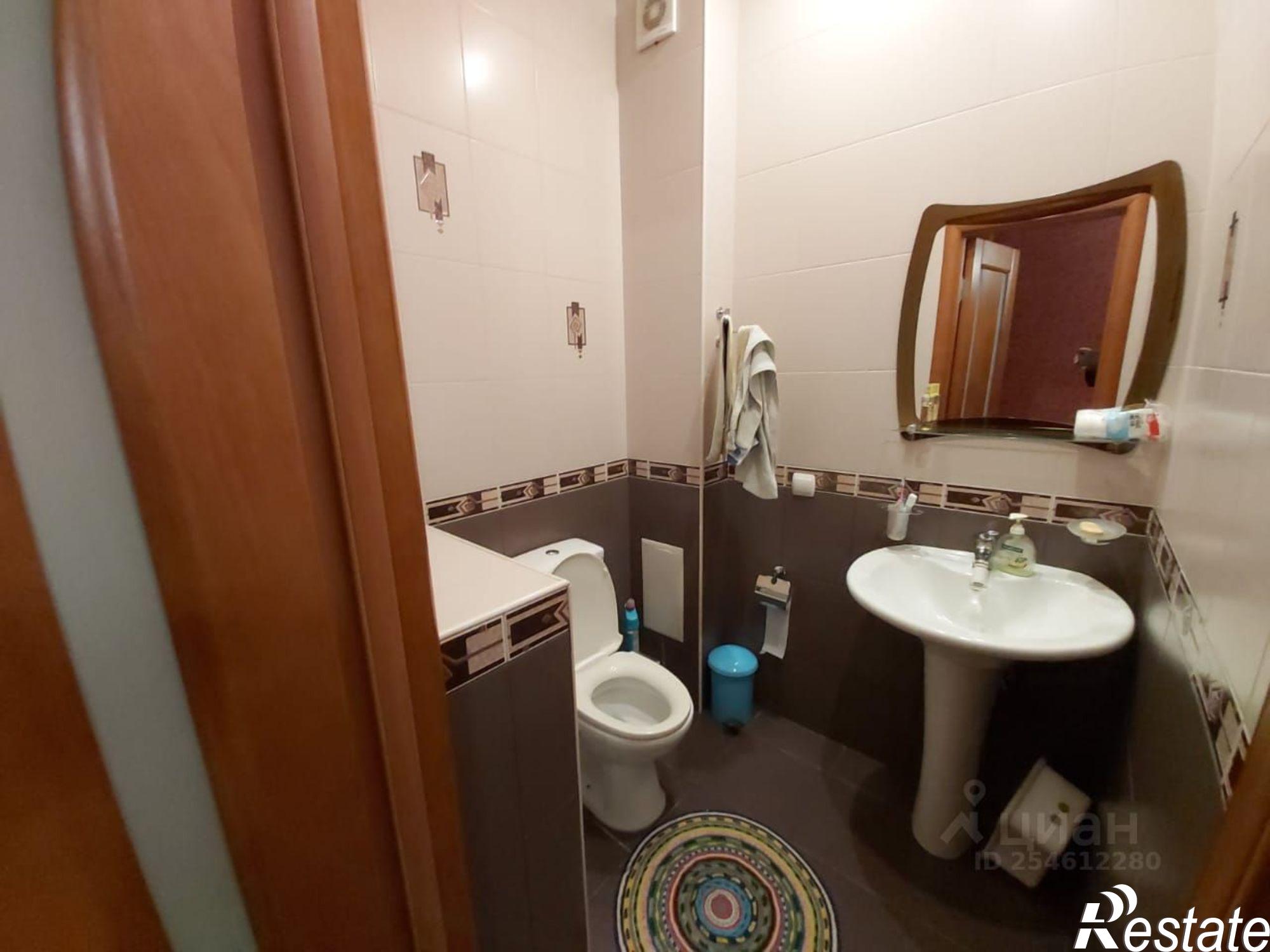 Сдать квартиру за 60 000 рублей на улица Университетская Набережная, 9