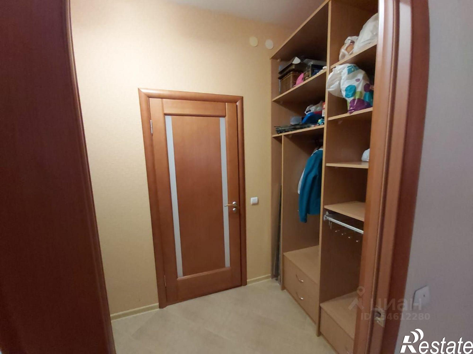 Сдать квартиру за 60 000 рублей на улица Университетская Набережная, 9