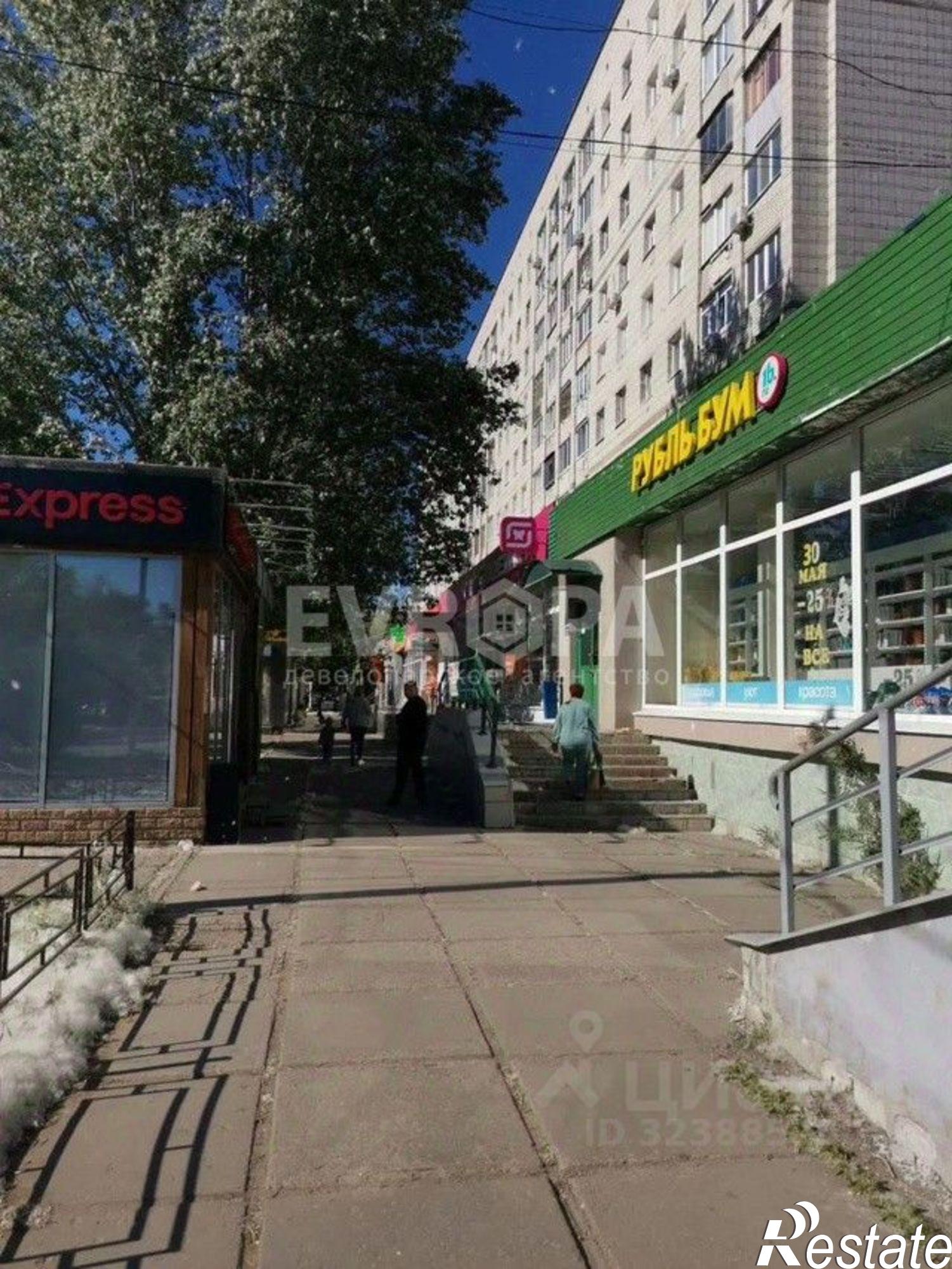 Сдать торговое помещение за 136 000 рублей на ул Димитрова, 2