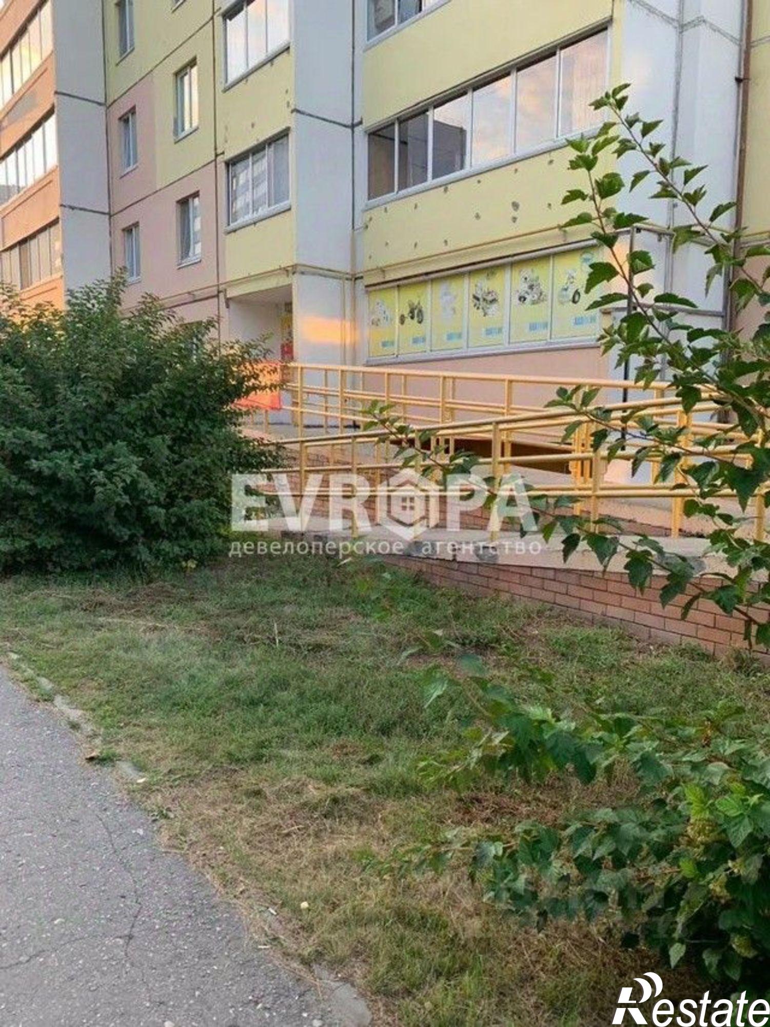 Сдать торговое помещение за 65 000 рублей на ул Генерала Мельникова, 8 1