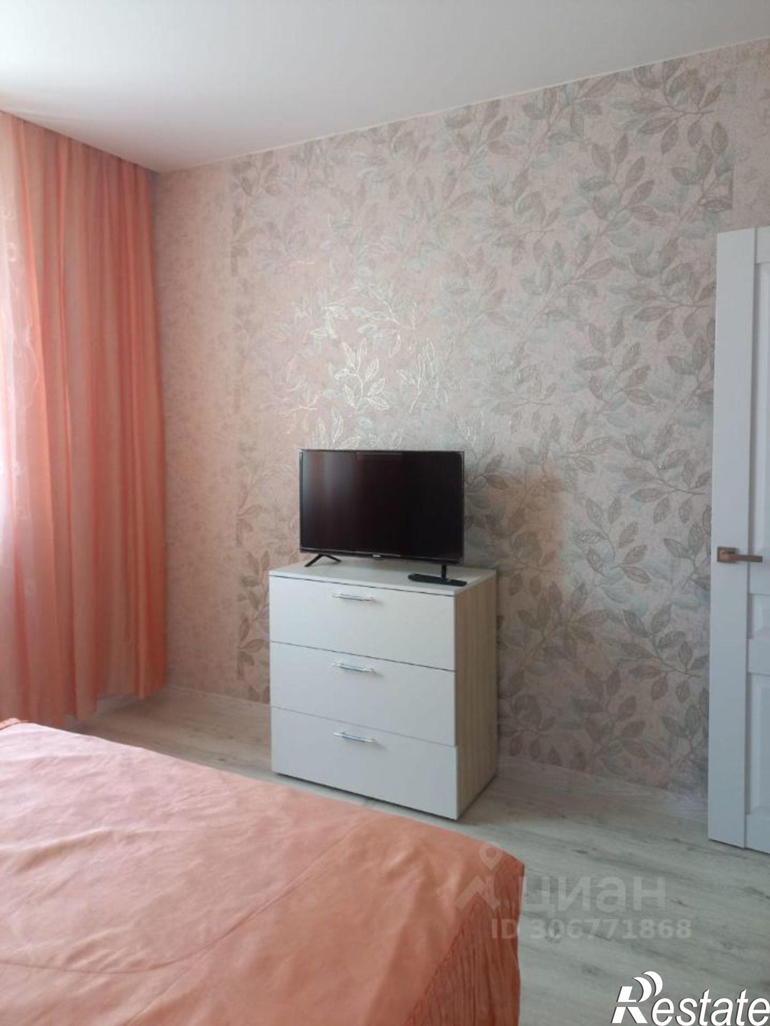 Сдать квартиру за 28 000 рублей на пр-кт Генерала Тюленева, 50