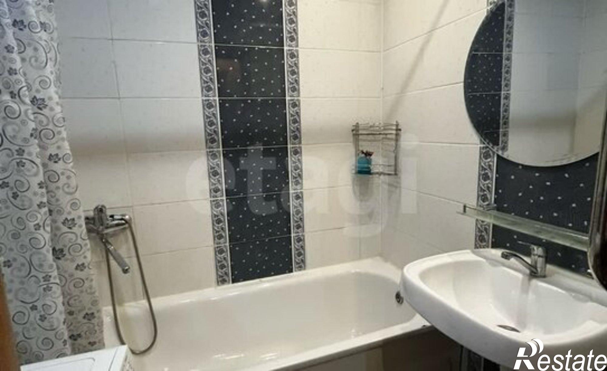 Купить квартиру за 4 950 000 рублей на пр-кт Врача Сурова, 33