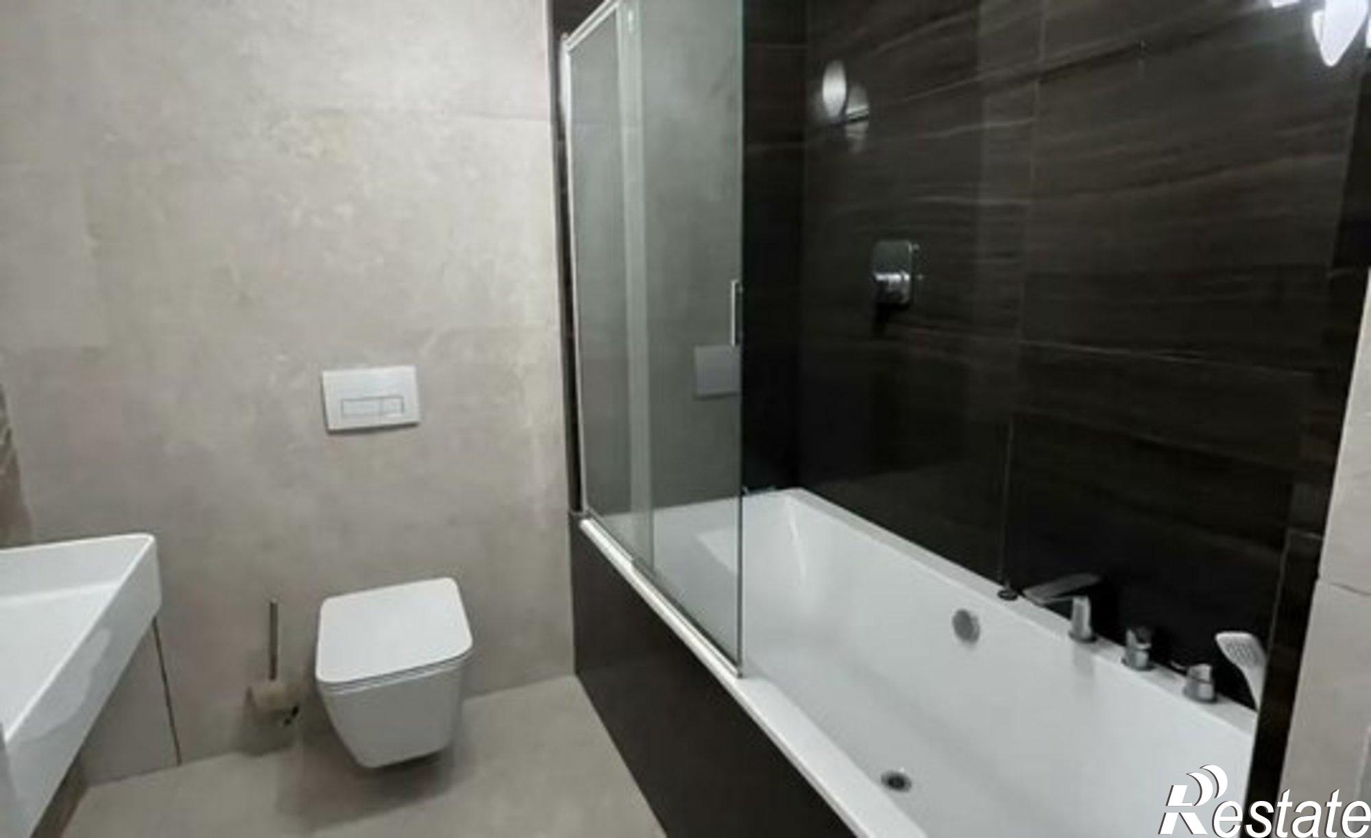 Купить квартиру за 20 500 000 рублей на пр-кт Маршала Устинова, 22