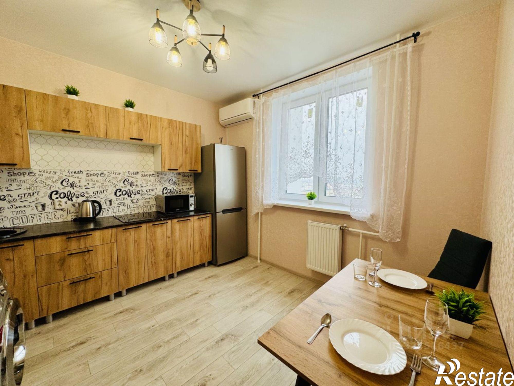 Сдать квартиру за 28 000 рублей на пр-кт Врача Сурова, 41