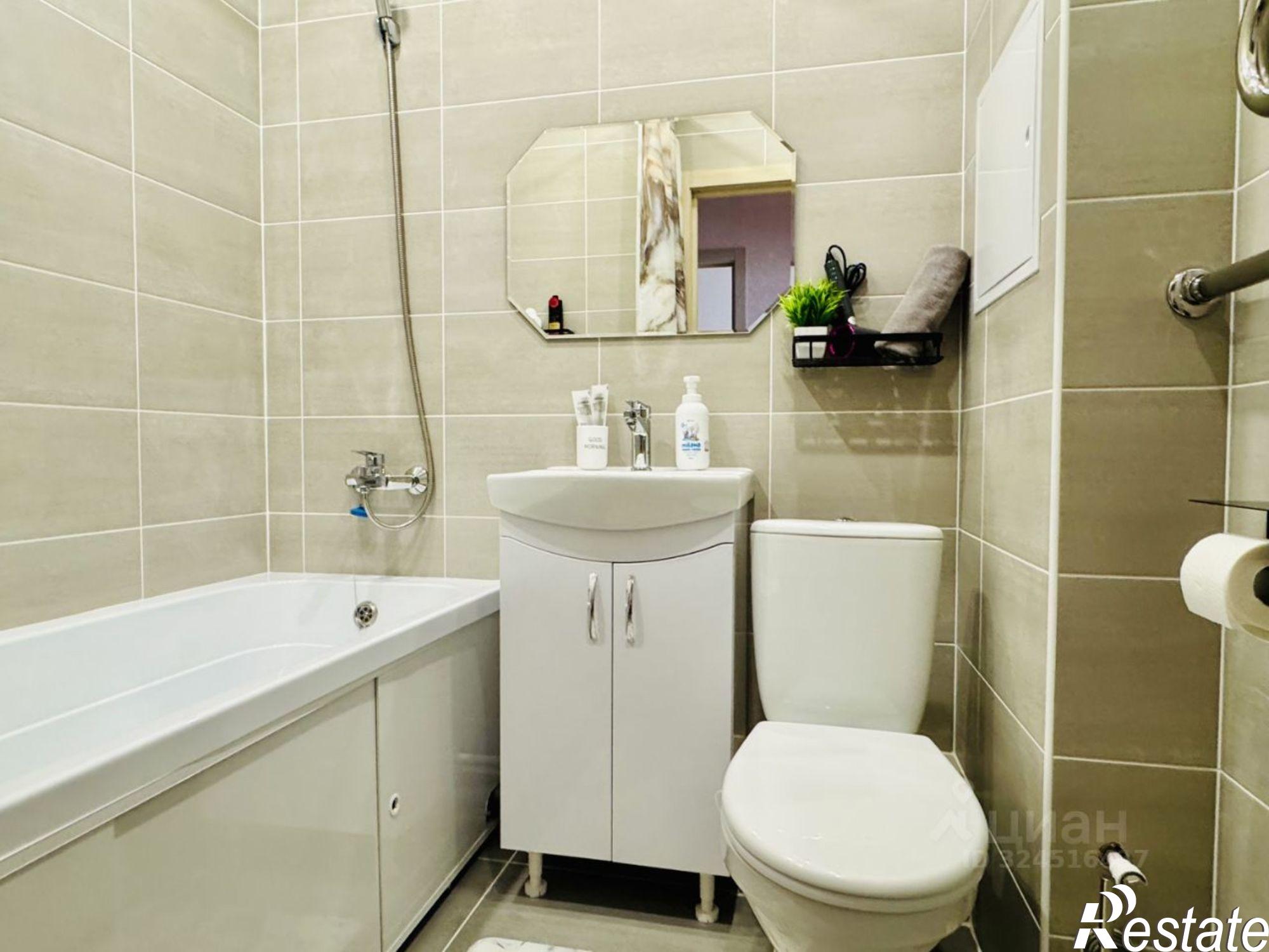 Сдать квартиру за 28 000 рублей на пр-кт Врача Сурова, 41