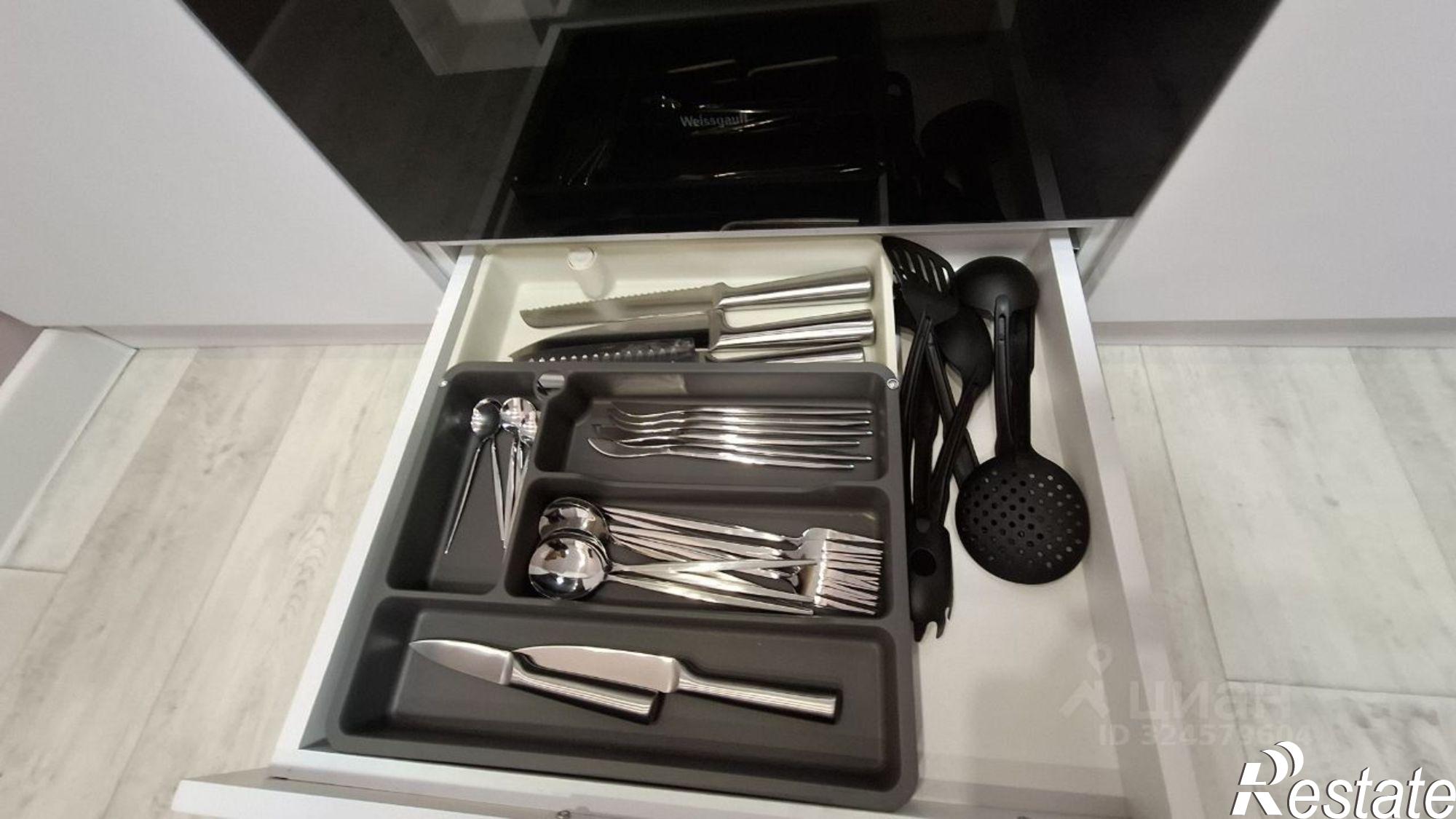 Купить квартиру за 3 999 000 рублей на улица Варейкиса, 52