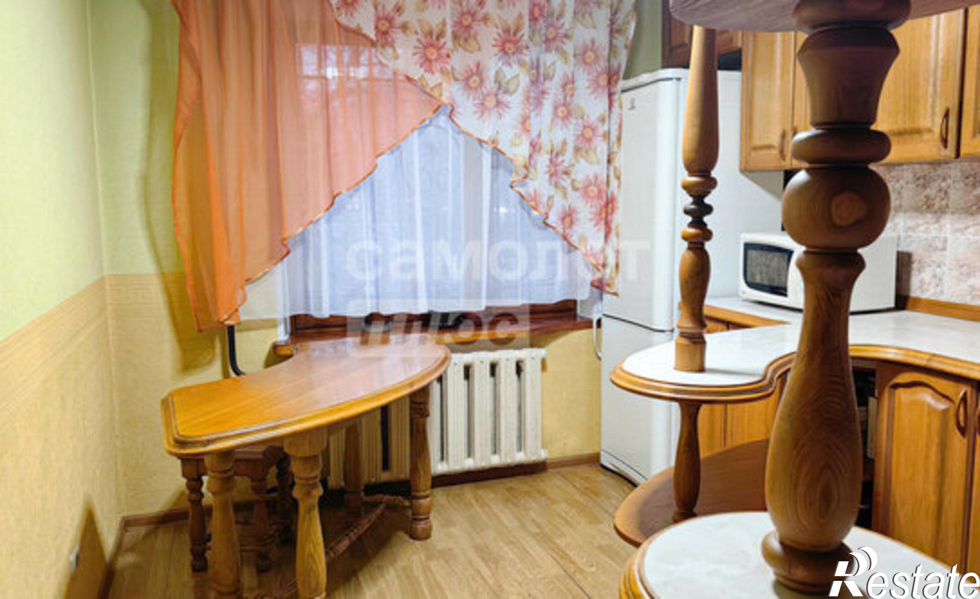 Купить квартиру за 9 300 000 рублей на проспект Врача Сурова, 9