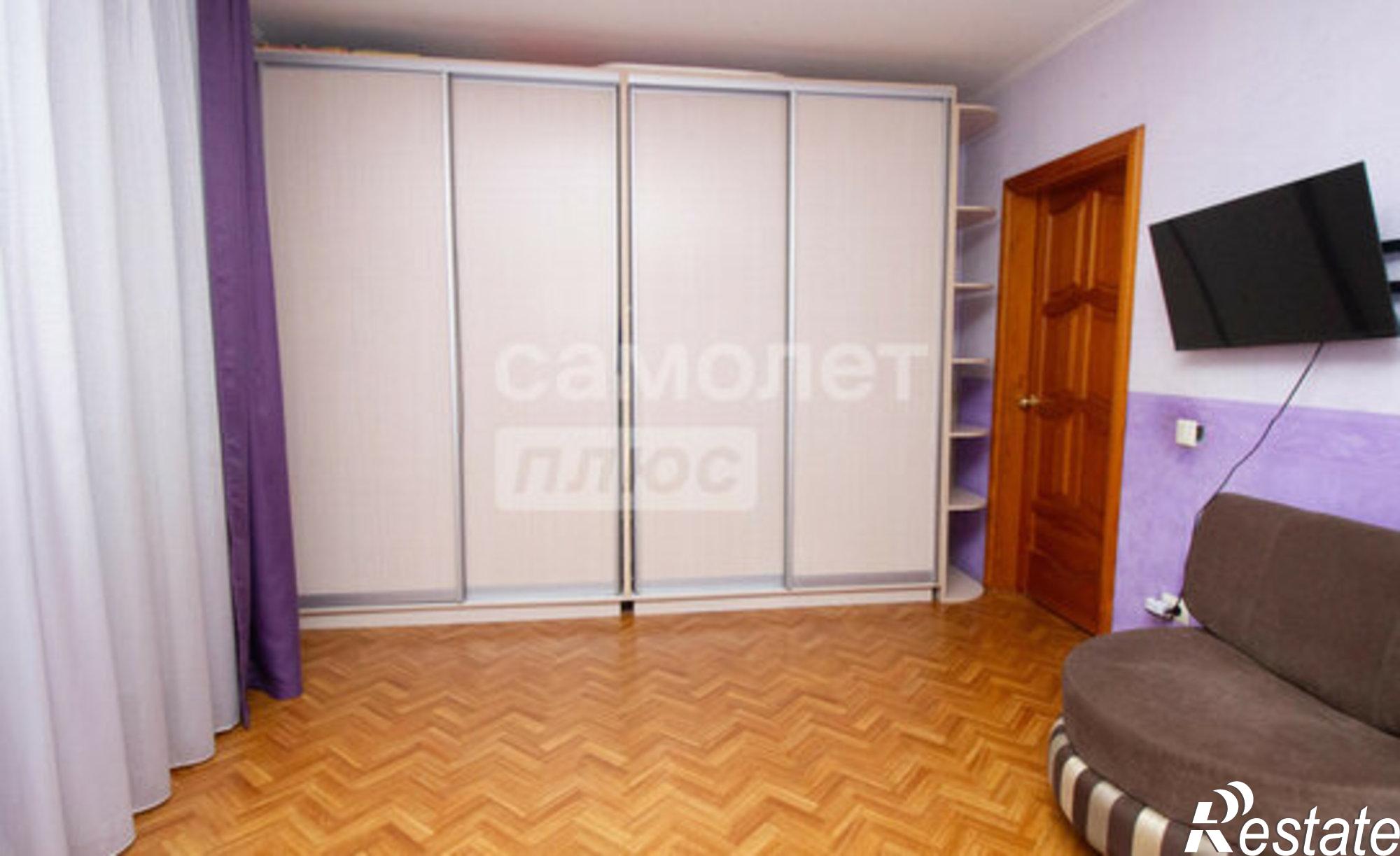 Купить квартиру за 9 300 000 рублей на проспект Врача Сурова, 9