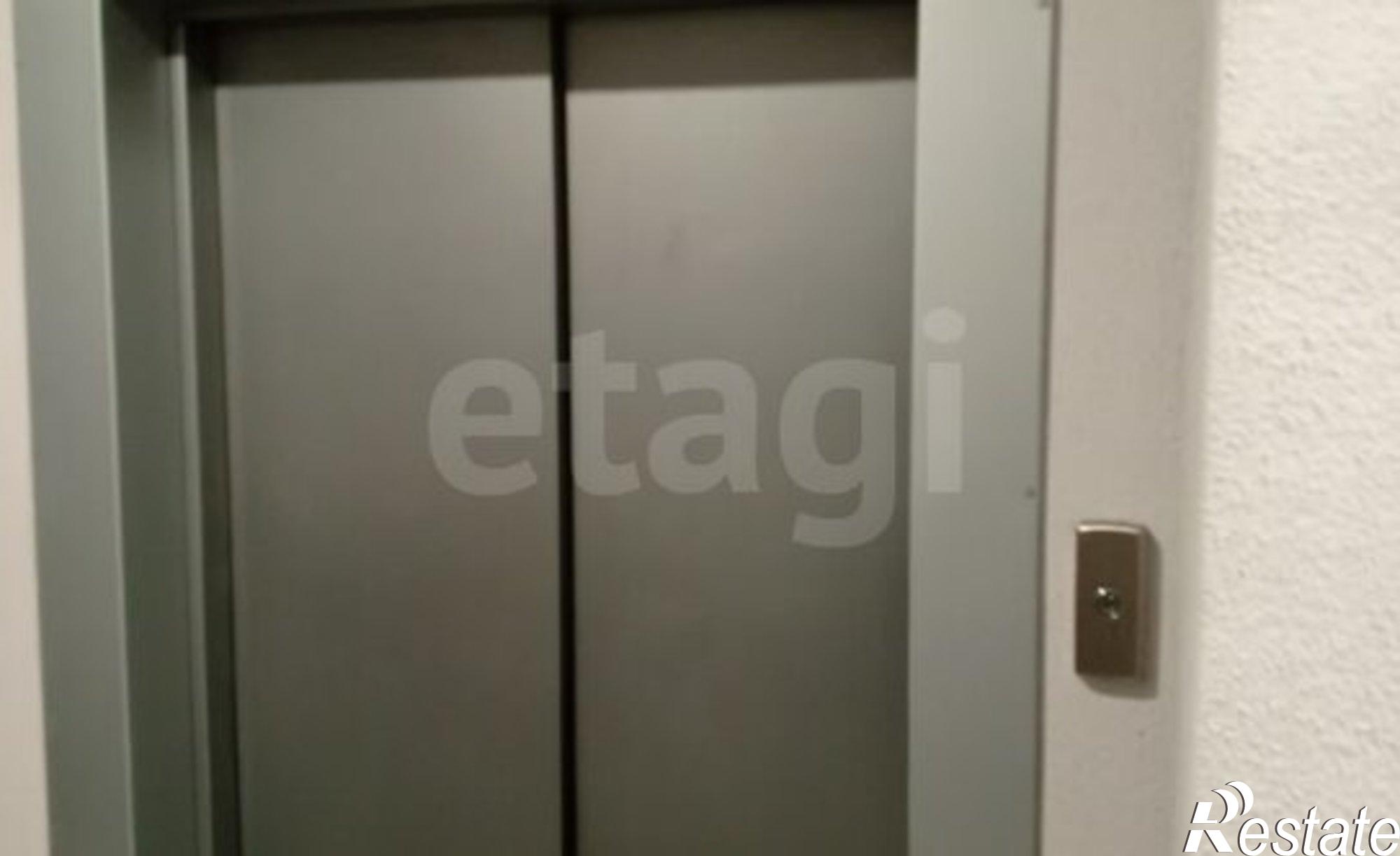 Купить квартиру за 4 300 000 рублей на ул Защитников Отечества, 21