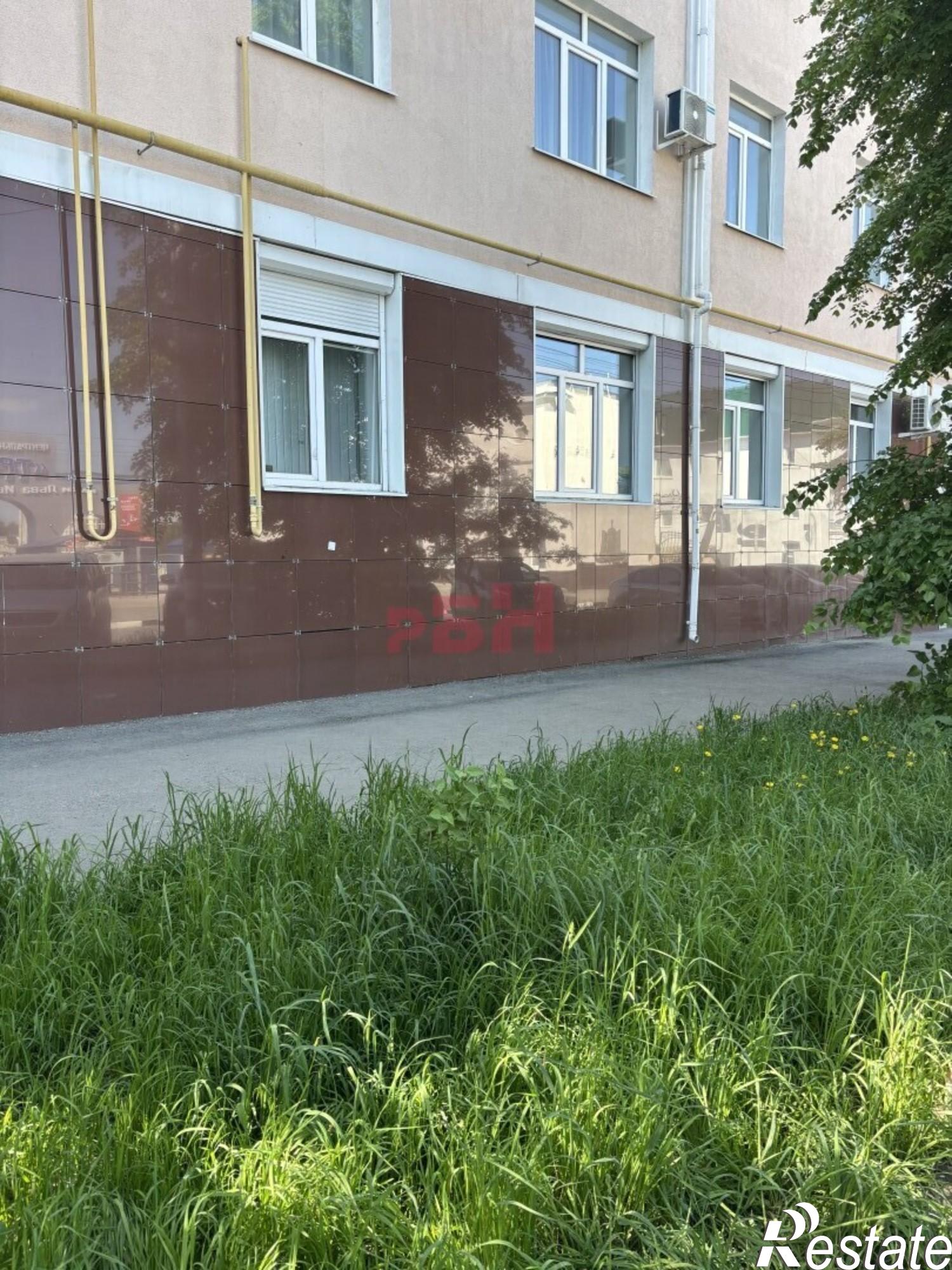 Купить торговое помещение за 45 900 000 рублей на Андрея Блаженного ул.