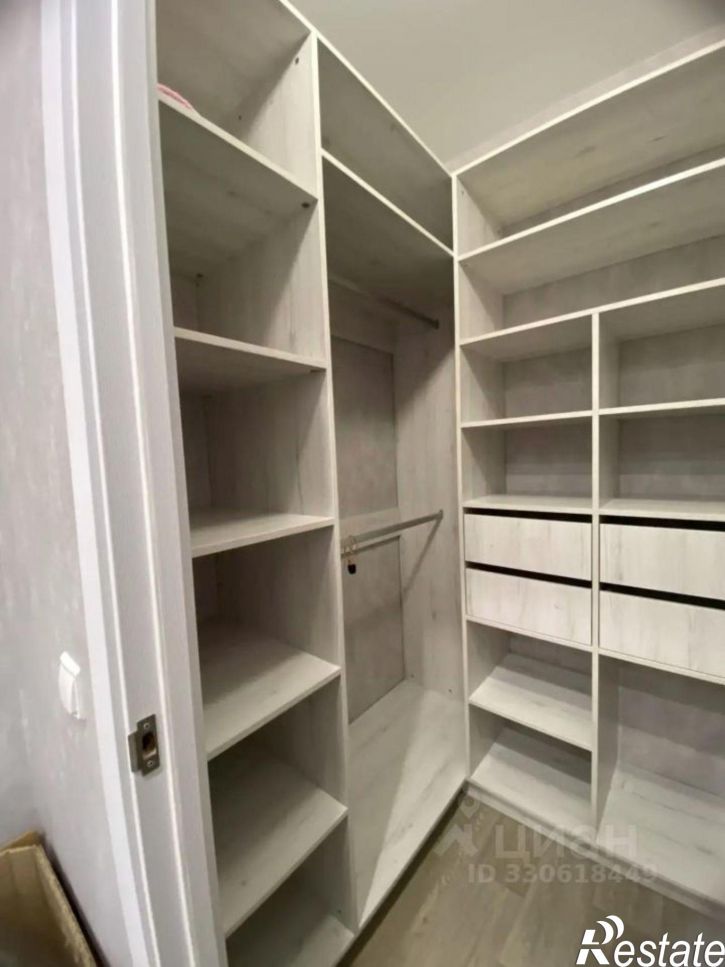 1-комн квартира пр-кт Маршала Устинова, 10,  д. 10