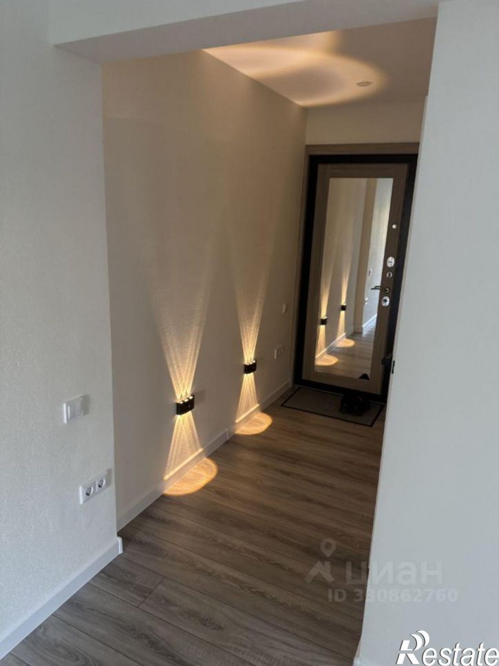 3-комн квартира ул Ефремова, 105,  д. 105