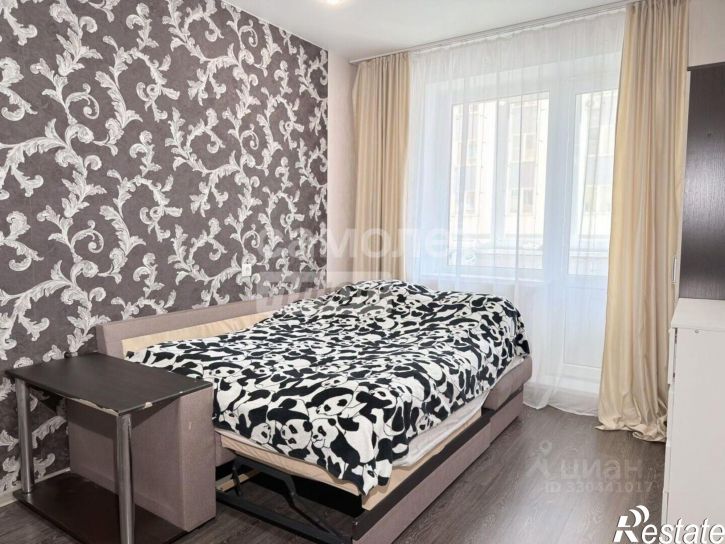 1-комн квартира ул Защитников Отечества, 15,  д. 15