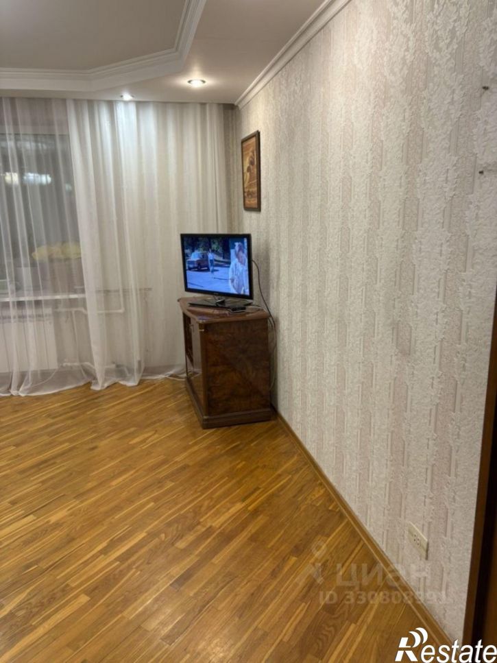 3-комн квартира Ленинградская улица, 32,  д. 32