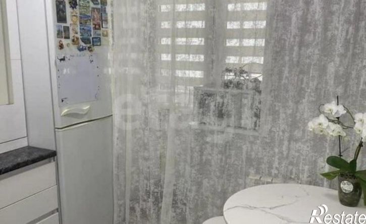 3-комн квартира улица Врача Михайлова, 37,  д. 37