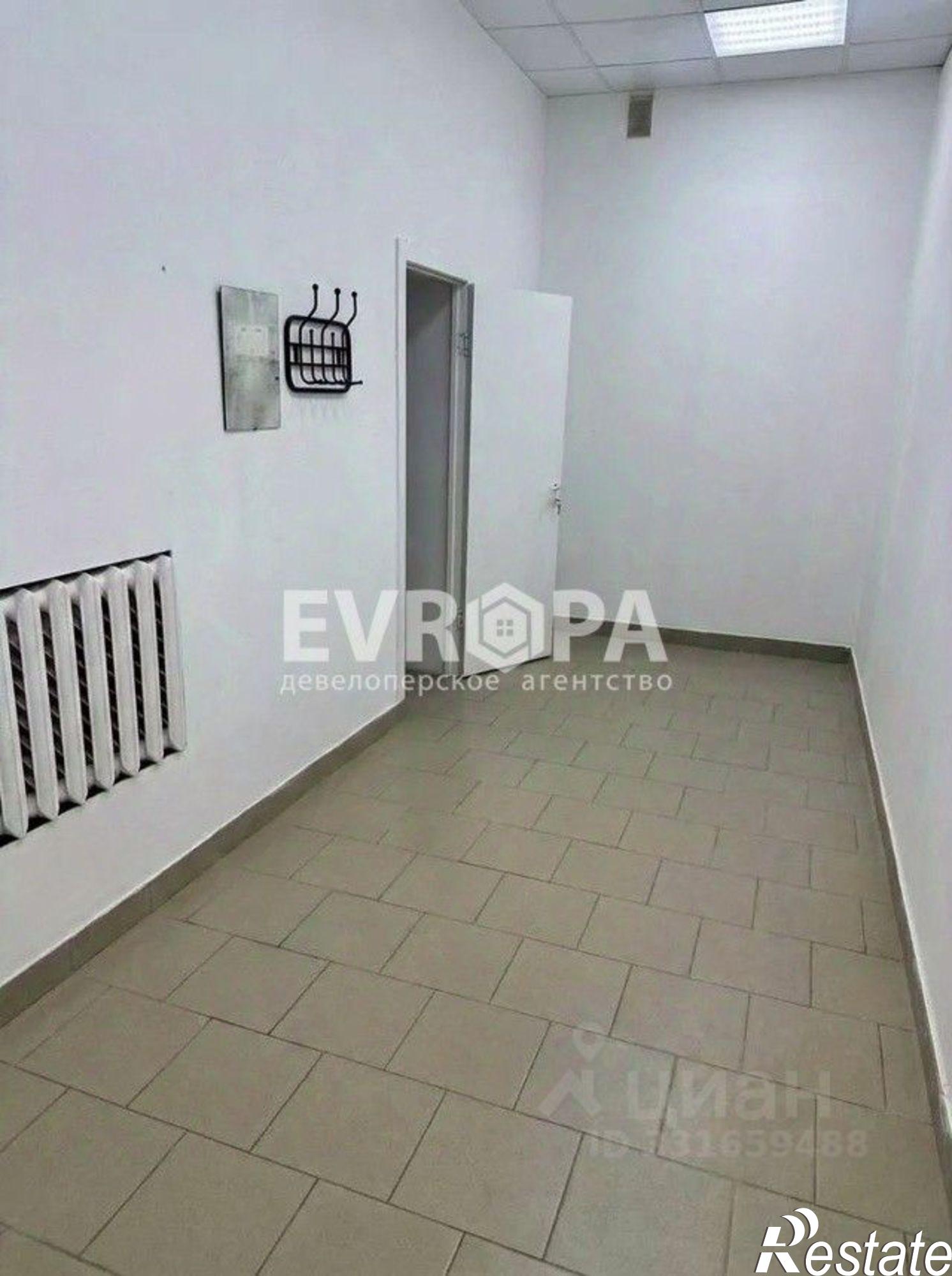 Сдать торговое помещение за 172 005 рублей на ул Карла Маркса, 25