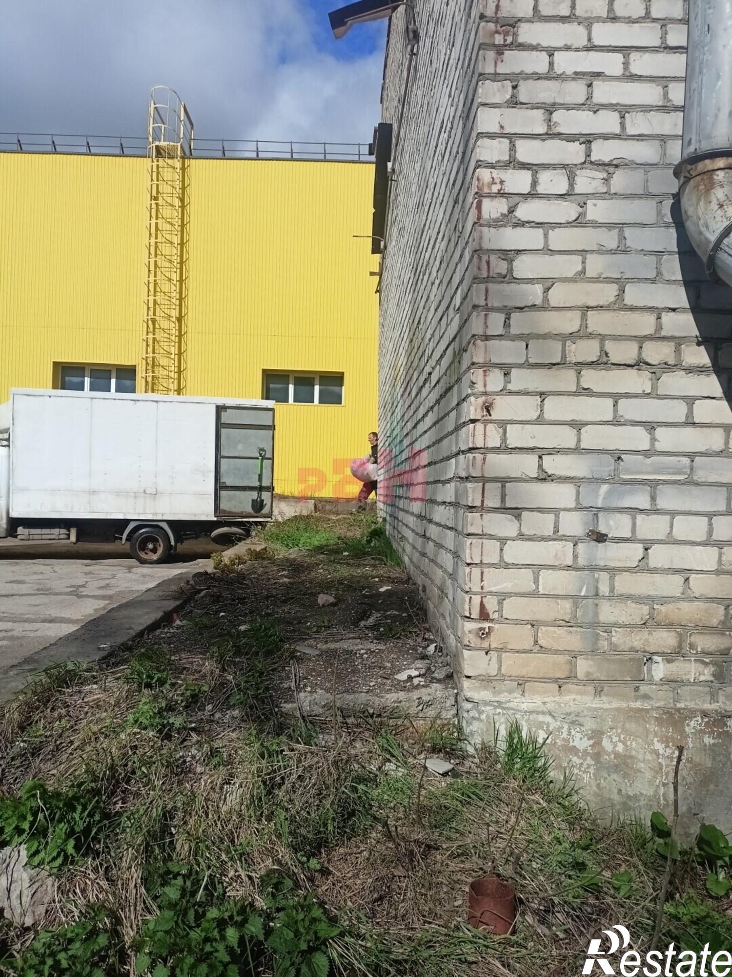Купить торговое помещение за 15 000 000 рублей на Октябрьская ул.