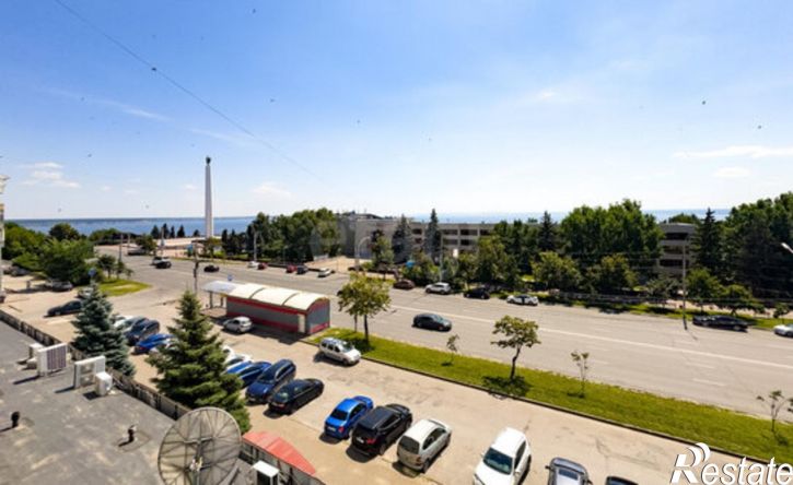 3-комн квартира ул Минаева, 15,  д. 15