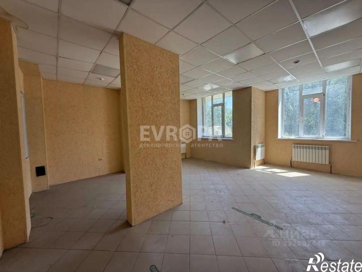 Торговое помещение ул Ипподромная, 4,  д. 4
