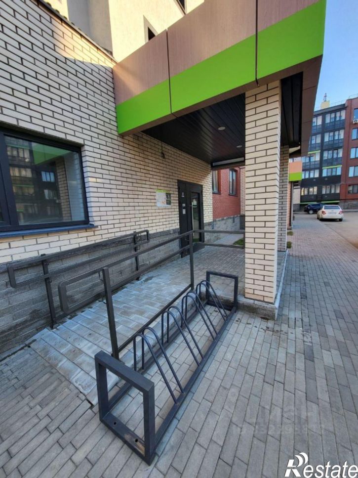 4-комн квартира пр-кт Маршала Устинова, 44,  д. 44
