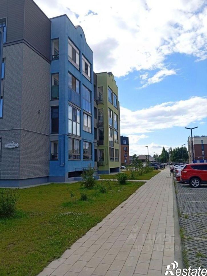 3-комн квартира пр-кт Зырина, 15,  д. 15