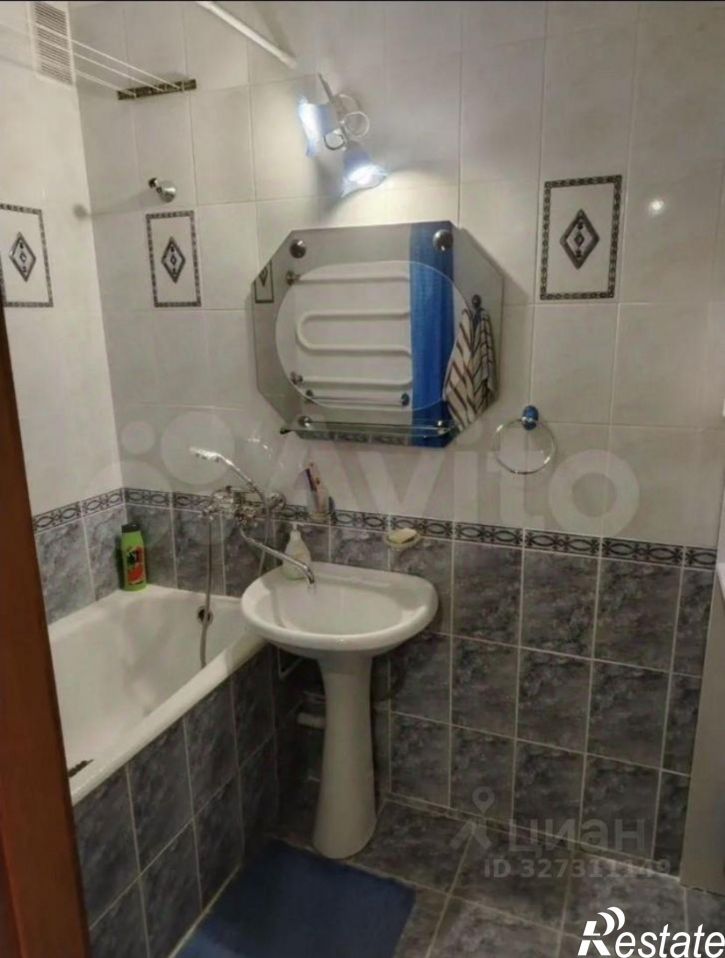 3-комн квартира ул Хрустальная, 10,  д. 10