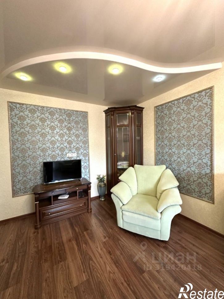 2-комн квартира ул Робеспьера, 81 1,  д. 81 1,  к. 1