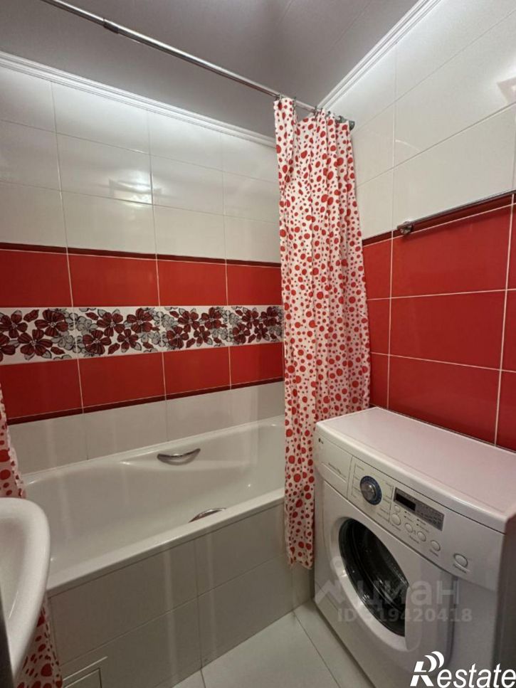 2-комн квартира ул Робеспьера, 81 1,  д. 81 1,  к. 1