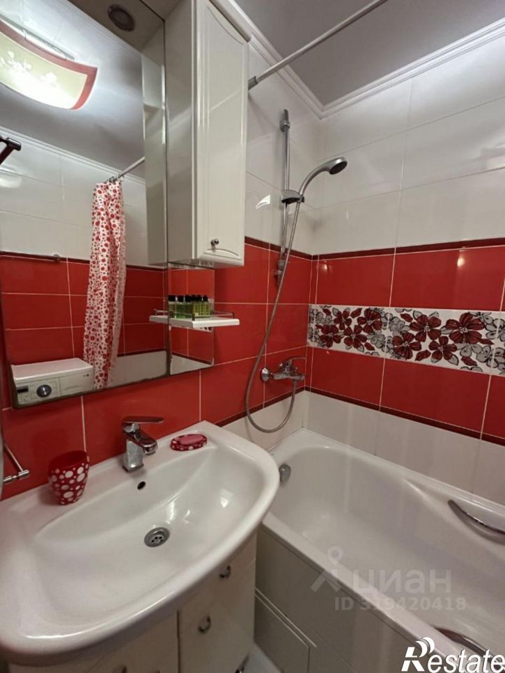 2-комн квартира ул Робеспьера, 81 1,  д. 81 1,  к. 1