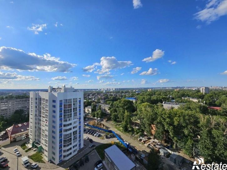 3-комн квартира пр-кт Гая, 35/3,  д. 35/3