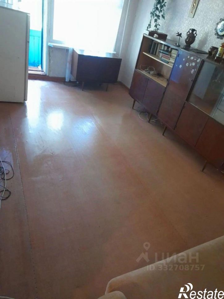 3-комн квартира ул Хрустальная, 15,  д. 15