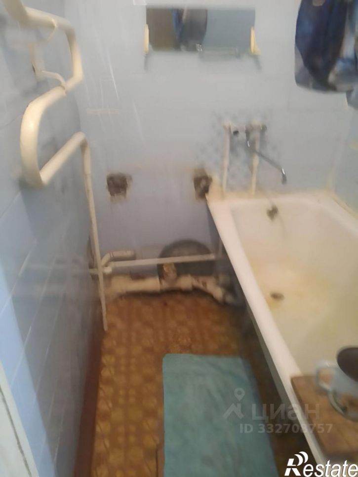 3-комн квартира ул Хрустальная, 15,  д. 15