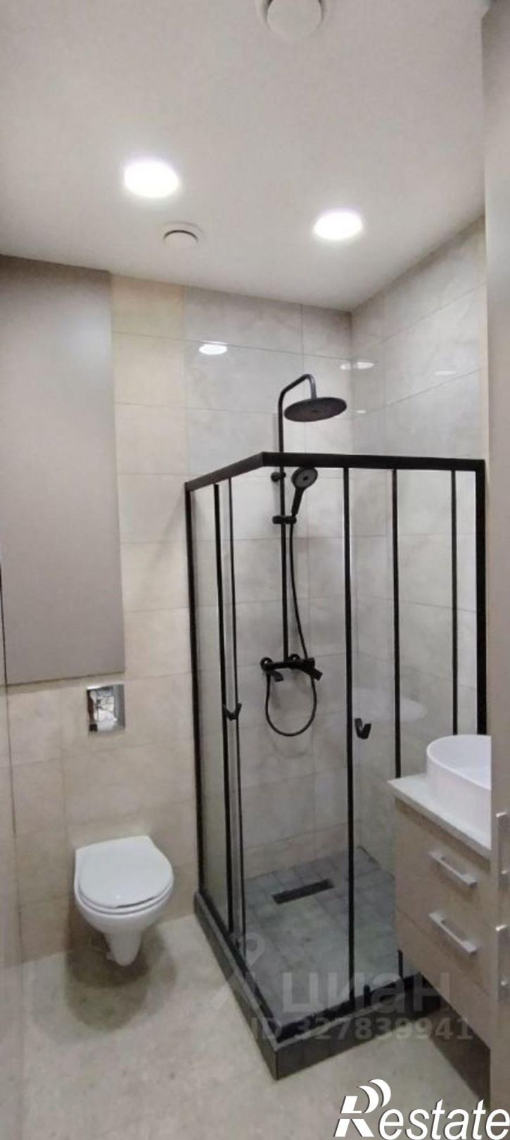 2-комн квартира ул Защитников Отечества, 21,  д. 21