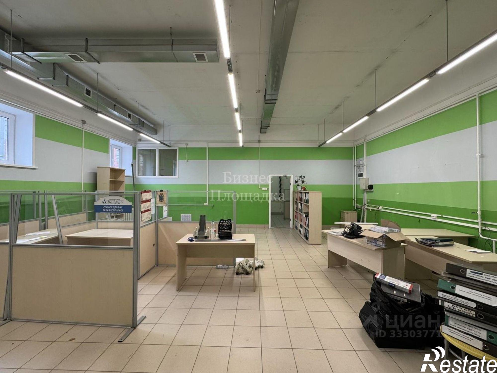 Сдать торговое помещение за 97 000 рублей на ул Робеспьера, 112А