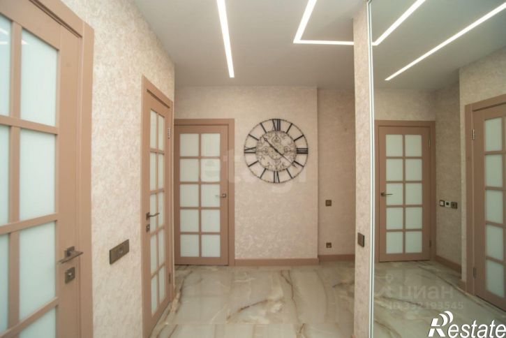 3-комн квартира пр-кт Маршала Устинова, 11,  д. 11