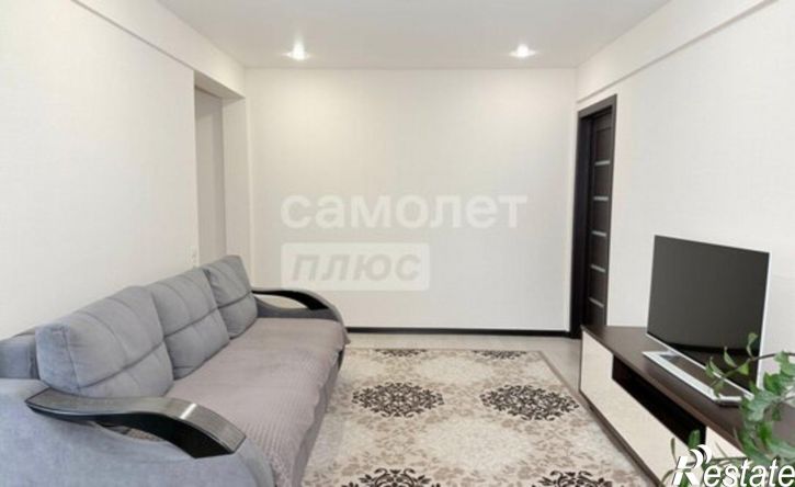 3-комн квартира ул Ефремова, 67,  д. 67
