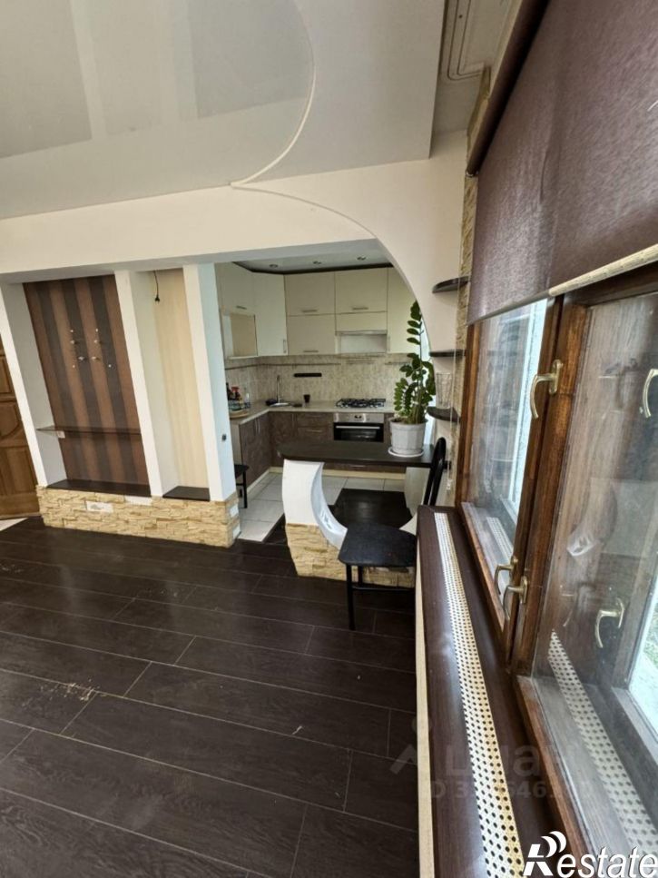 4-комн квартира улица Полбина, 42,  д. 42