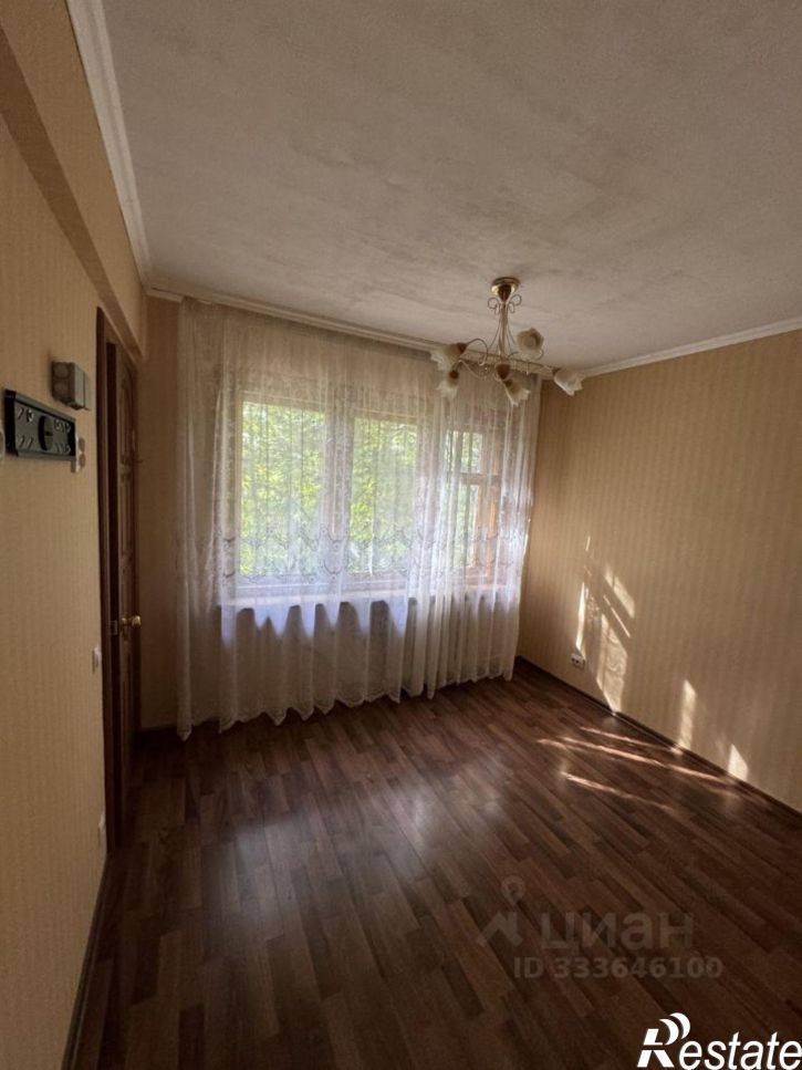 4-комн квартира улица Полбина, 42,  д. 42