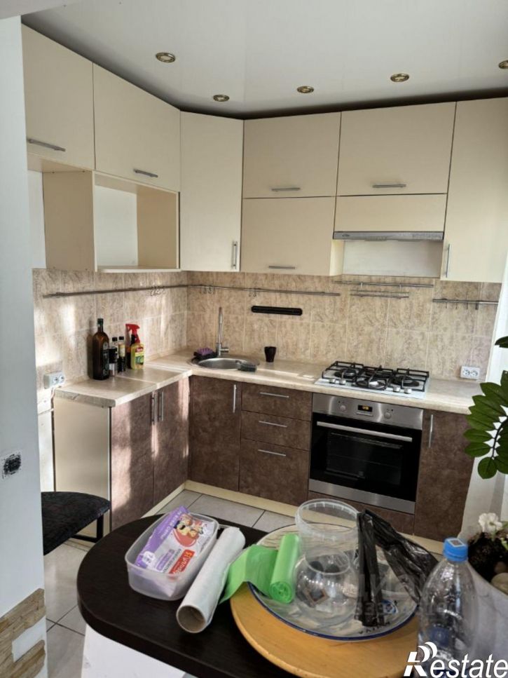 4-комн квартира улица Полбина, 42,  д. 42