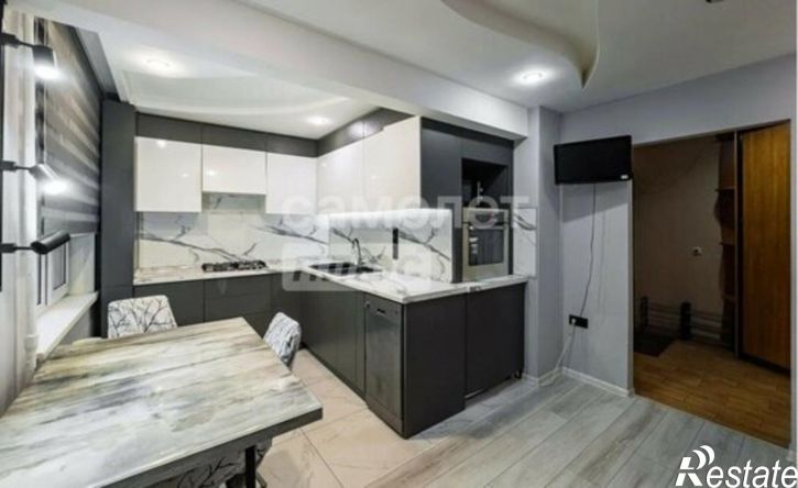 3-комн квартира улица Героев Свири, 14,  д. 14