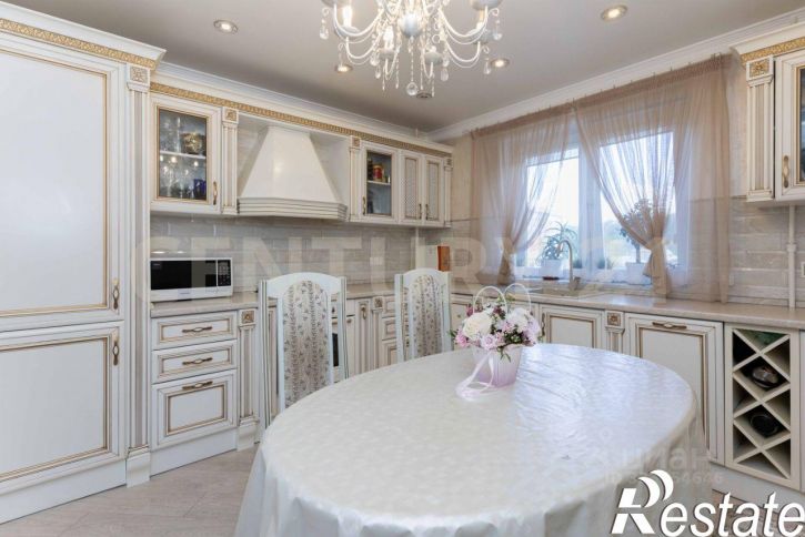3-комн квартира улица Скочилова, 9,  д. 9