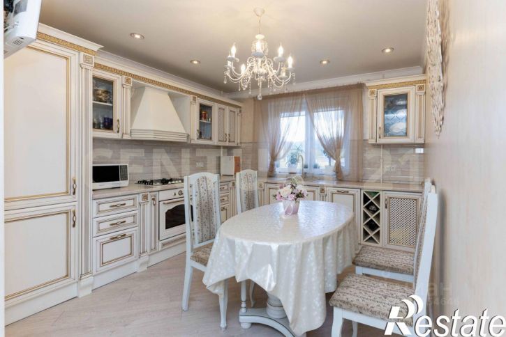 3-комн квартира улица Скочилова, 9,  д. 9